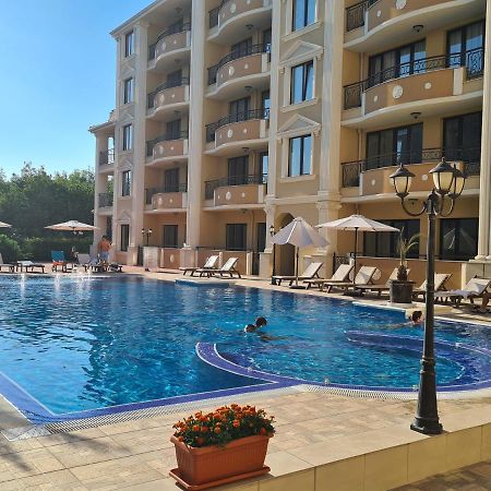 Flora Beach Private Aparthotel Pomorie Eksteriør bilde