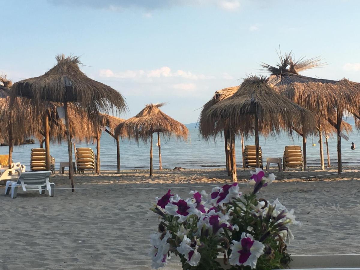 Flora Beach Private Aparthotel Pomorie Eksteriør bilde
