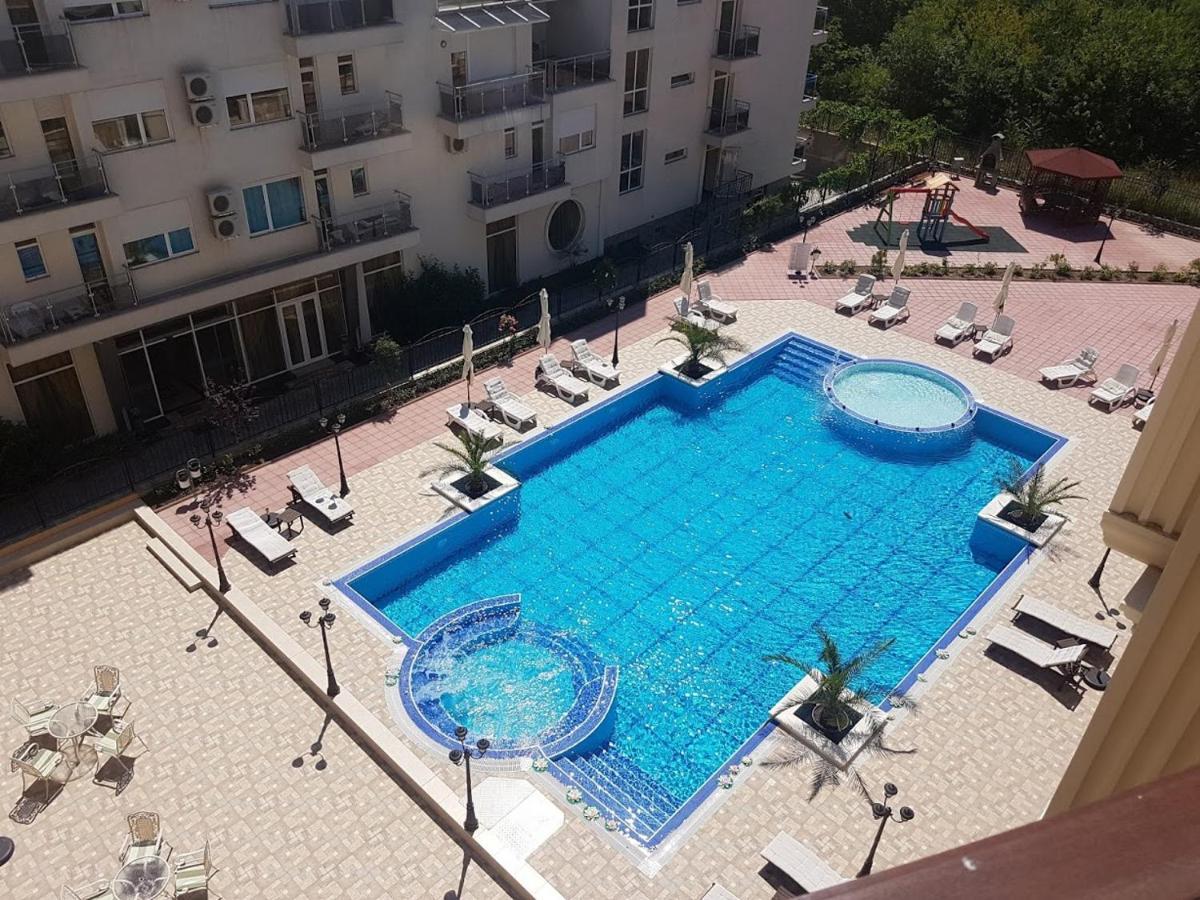 Flora Beach Private Aparthotel Pomorie Eksteriør bilde