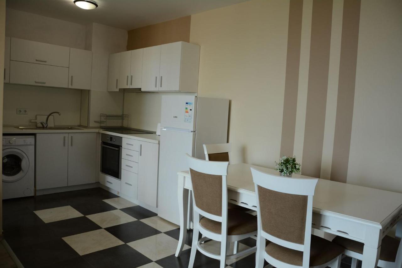 Flora Beach Private Aparthotel Pomorie Eksteriør bilde