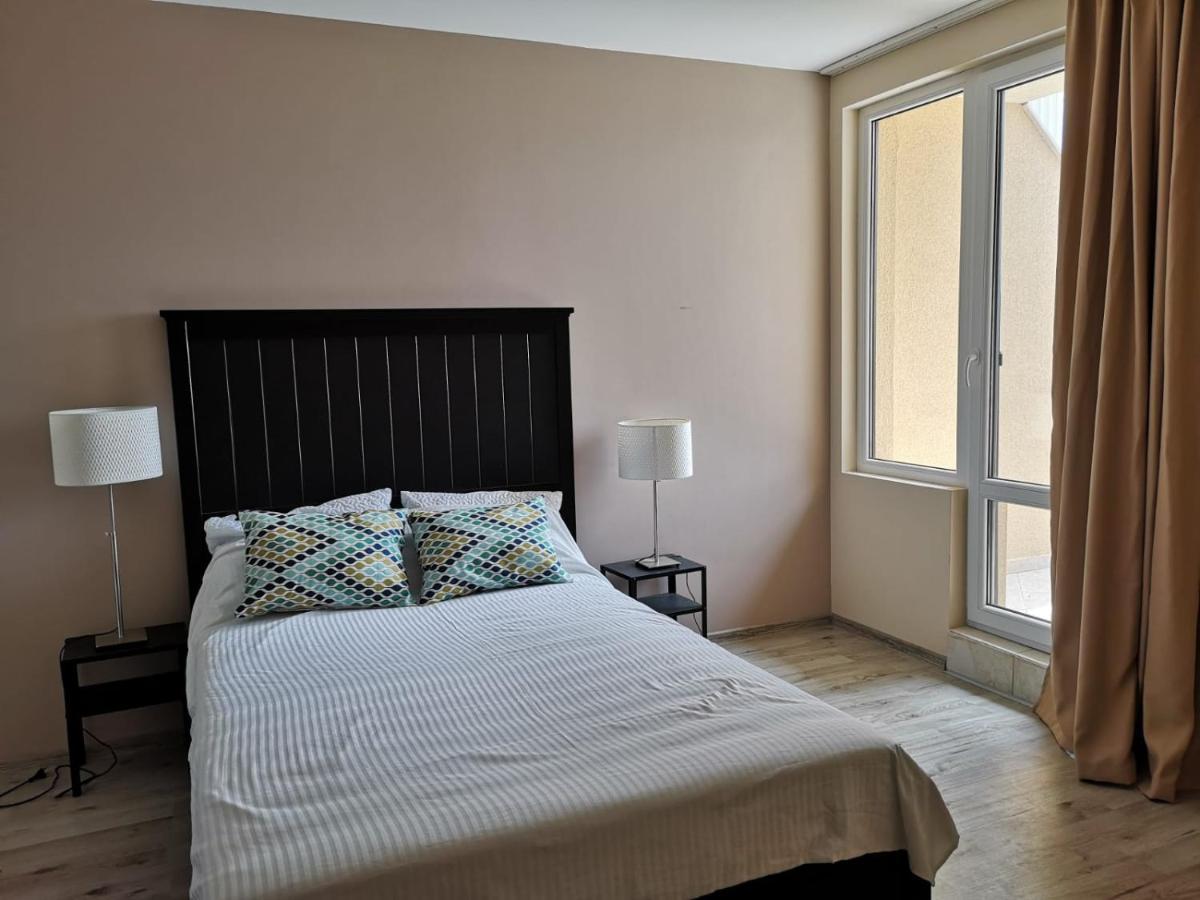 Flora Beach Private Aparthotel Pomorie Eksteriør bilde