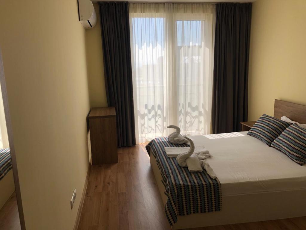 Flora Beach Private Aparthotel Pomorie Eksteriør bilde