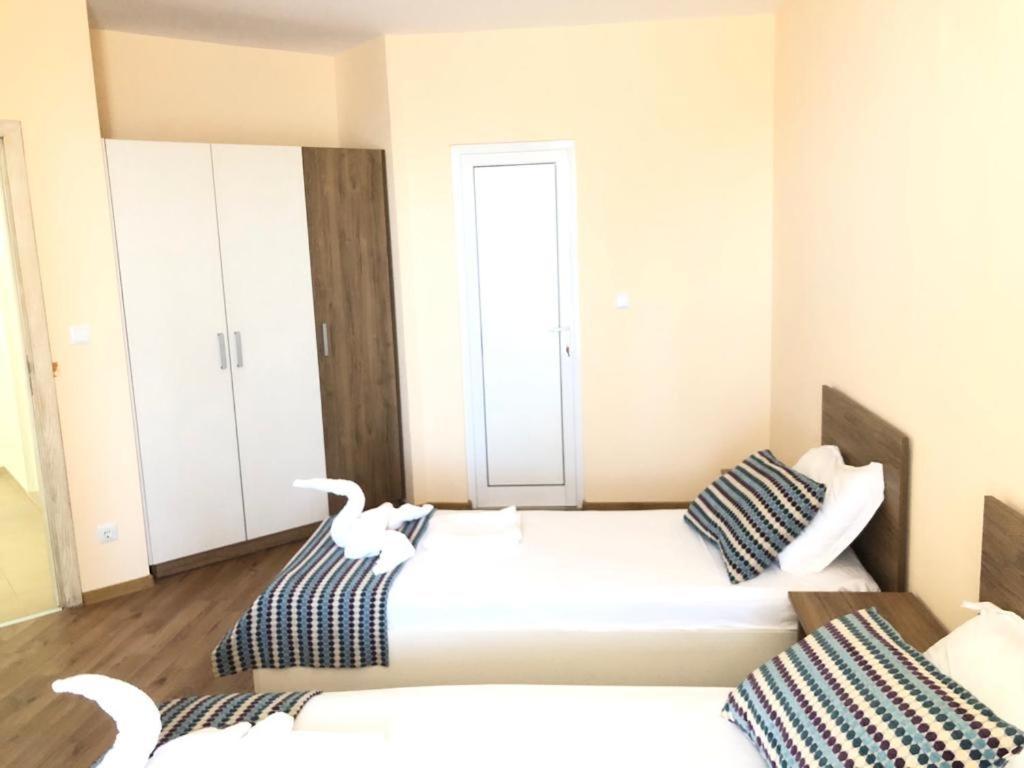 Flora Beach Private Aparthotel Pomorie Eksteriør bilde